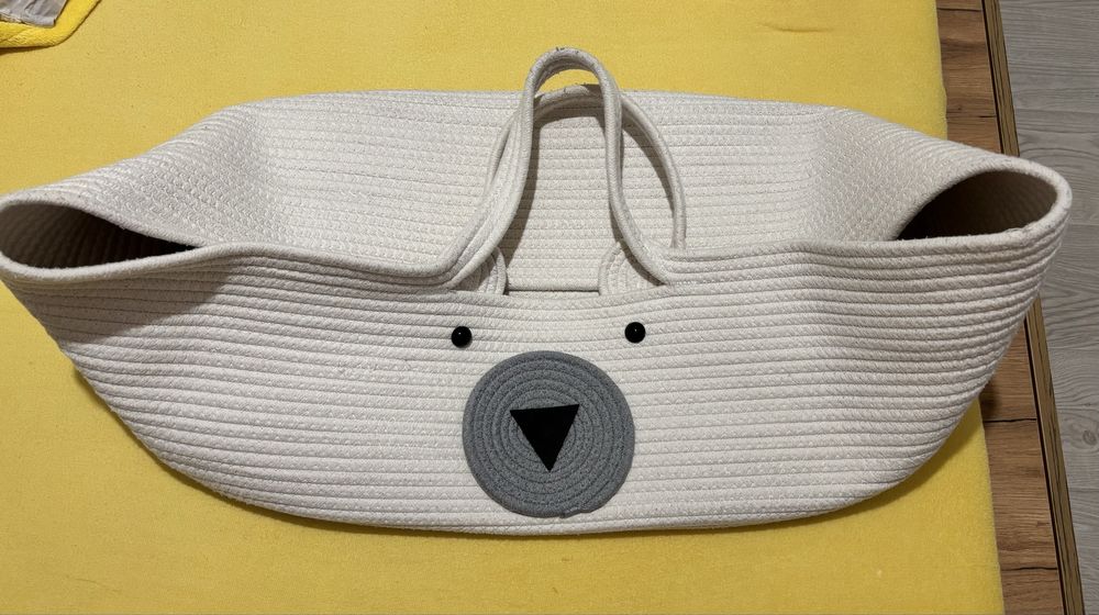 Cosulet impletit pentru bebelusi