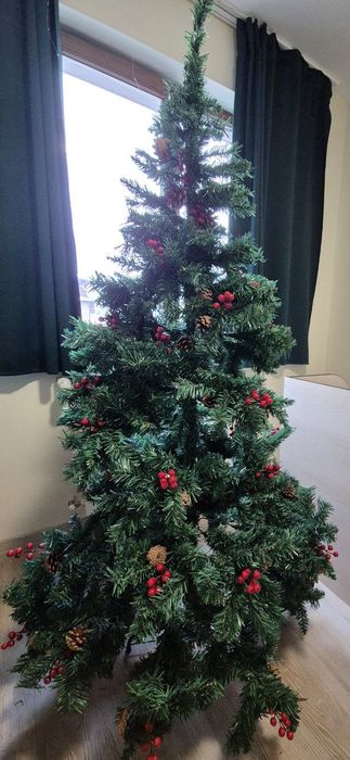 Коледно   дърво ...