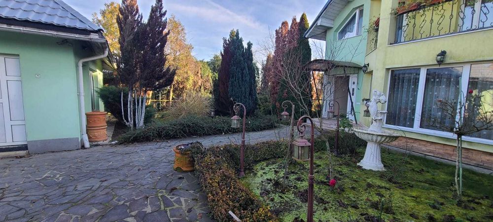 casa si teren de vanzare