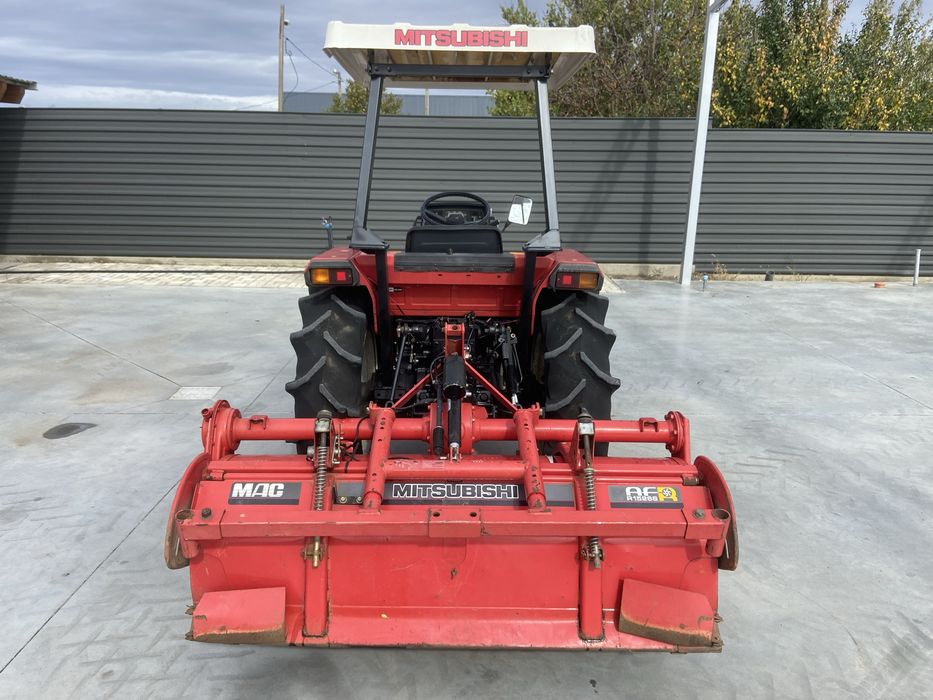 Tractor japonez Mitsubishi MT24, 4x4, 24cp, 4 pistoane