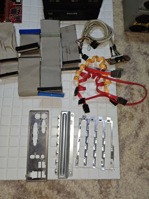 Продам компьютерные комплектующие: