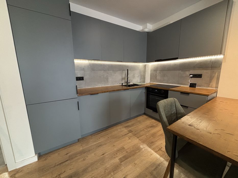 Serviciu de Montaj Mobilă / Bucătărie