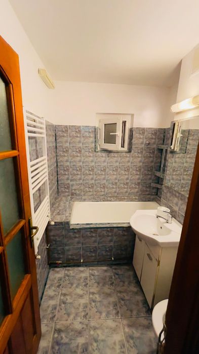PF închiriez apartament cu 3 camere zona Soarelui