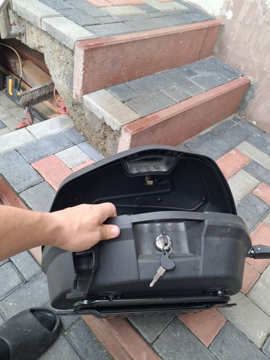 Sidecase sau cobori moto