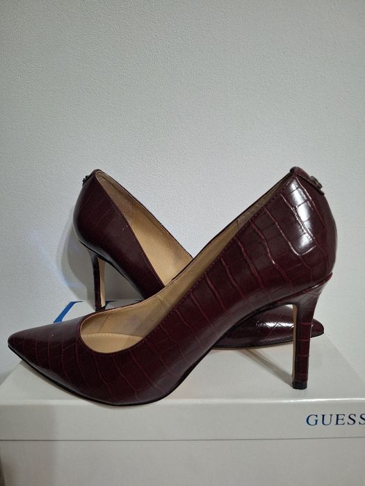 Pantofi guess , mărimea 41 , toc 8,5 cm.,noi.