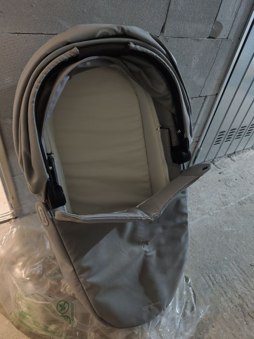 Vând landou Cybex Cot S
