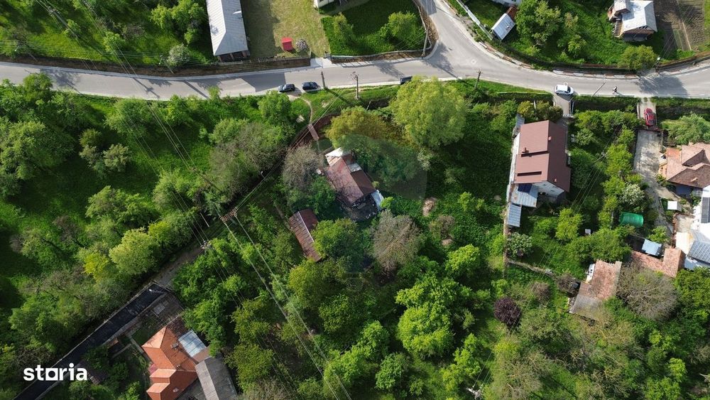 Teren de vânzare in Voinesti / Leresti înconjurat de natura