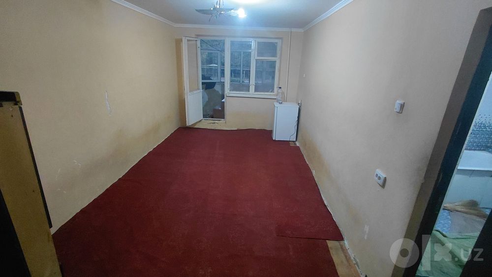 Qarshi shahar markazida 2 xonali uy sotiladi