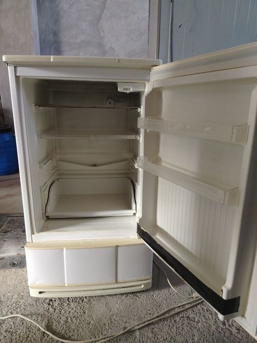 Холодильник Сино однокамерный.