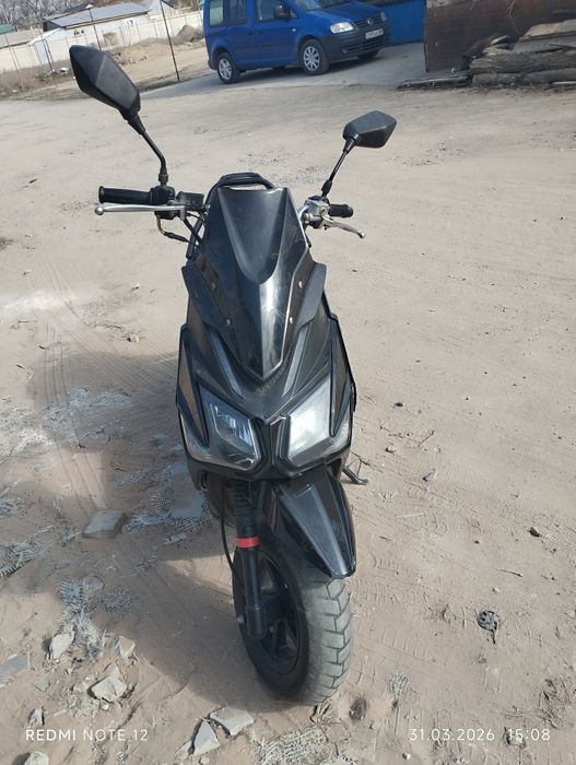 Самурай мопед на ходу