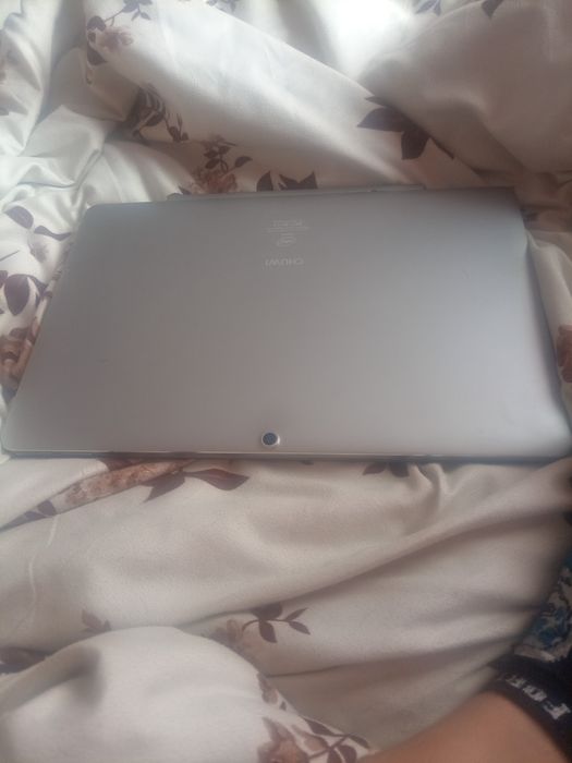 Vând laptop tip tableta