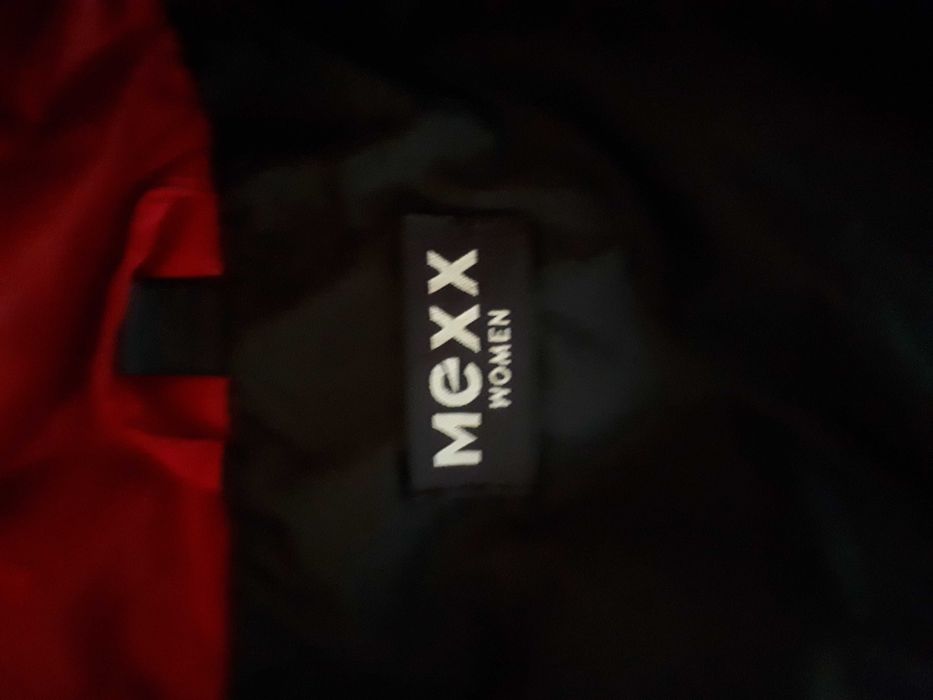 Женско яке Mexx размер L.