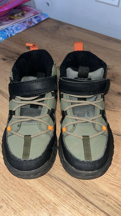 Продам ботинки размер 32