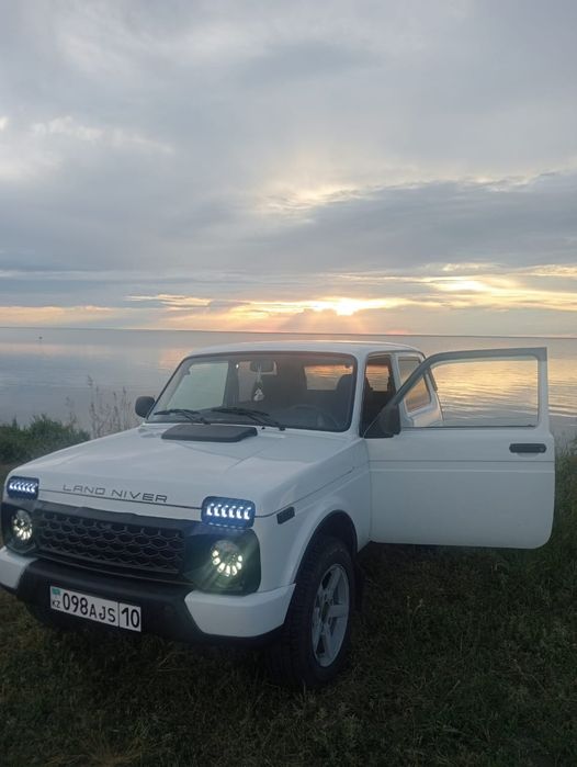 Автомобиль ВАЗ 21214
