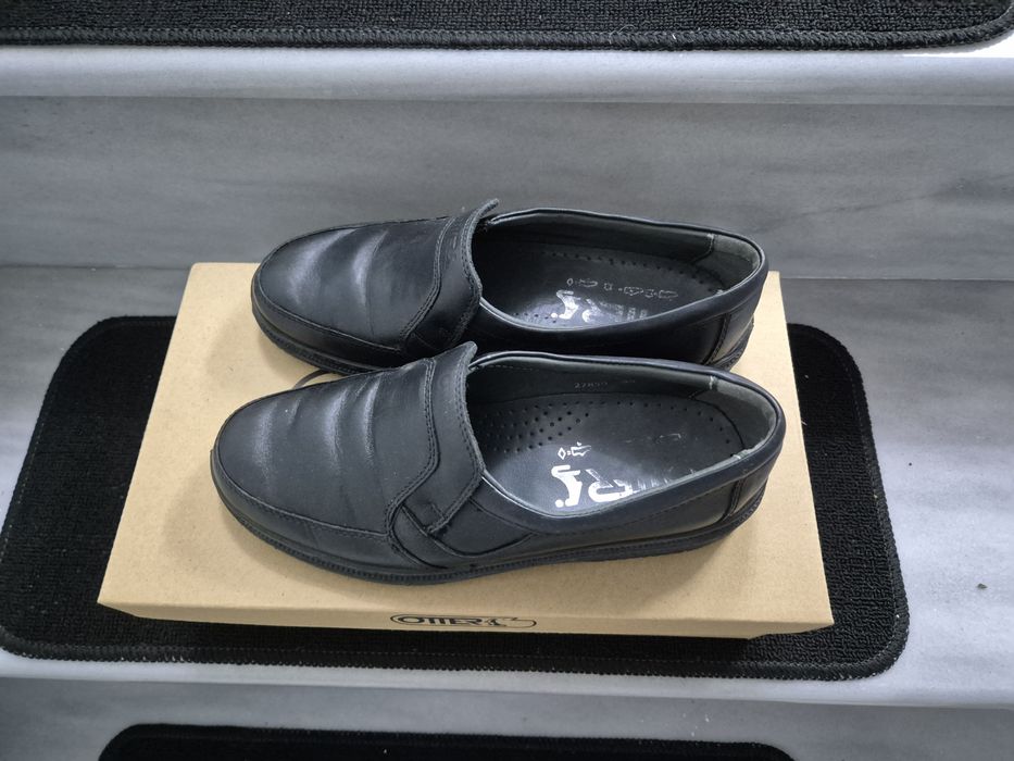 Pantofi Otter. Nr 39.