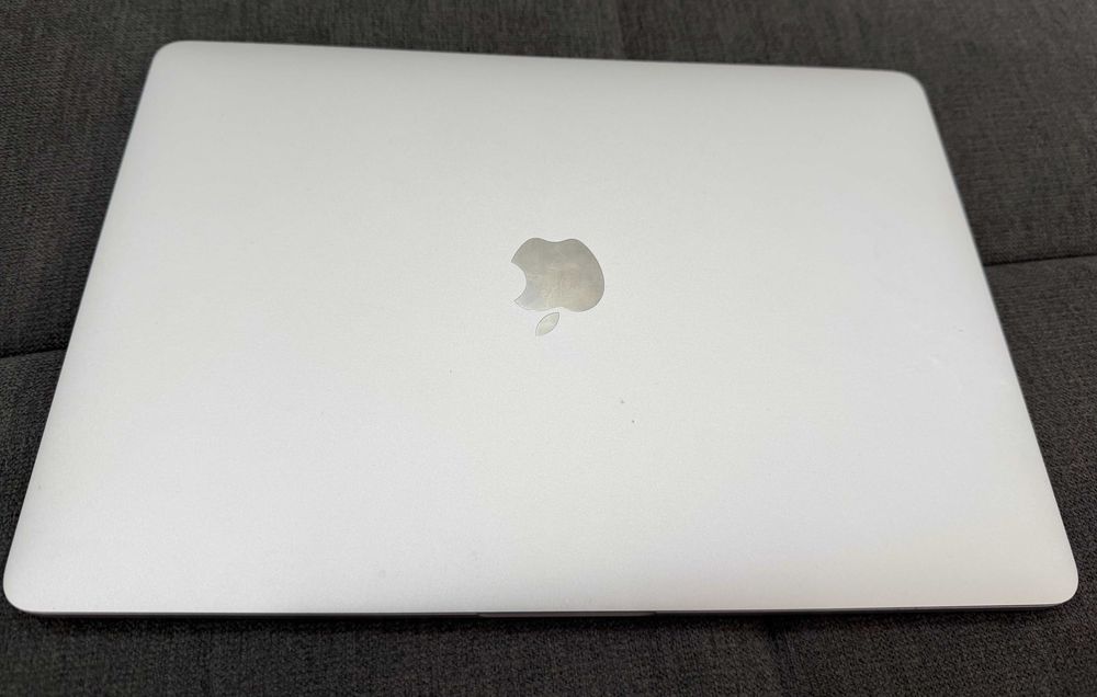 MacBook Pro 13 2019, i5, 8/128GB, Touch Bar