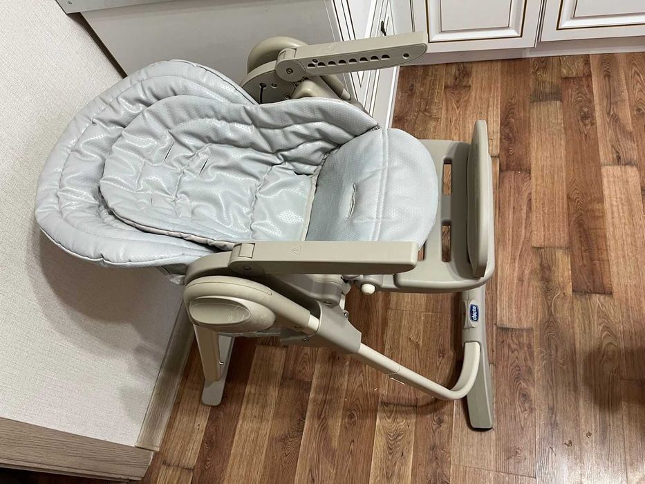 детский стульчик для кормления Chicco magic polly