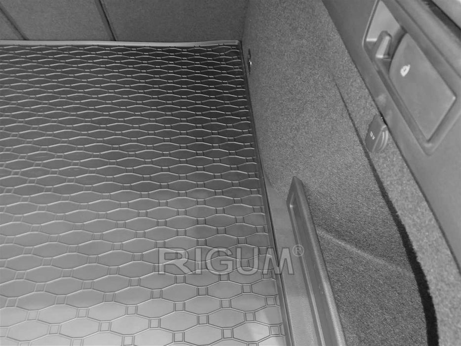 Гумени стелки или багажник VW PASSAT B8 2014 до 2023 / Arteon от 2017г