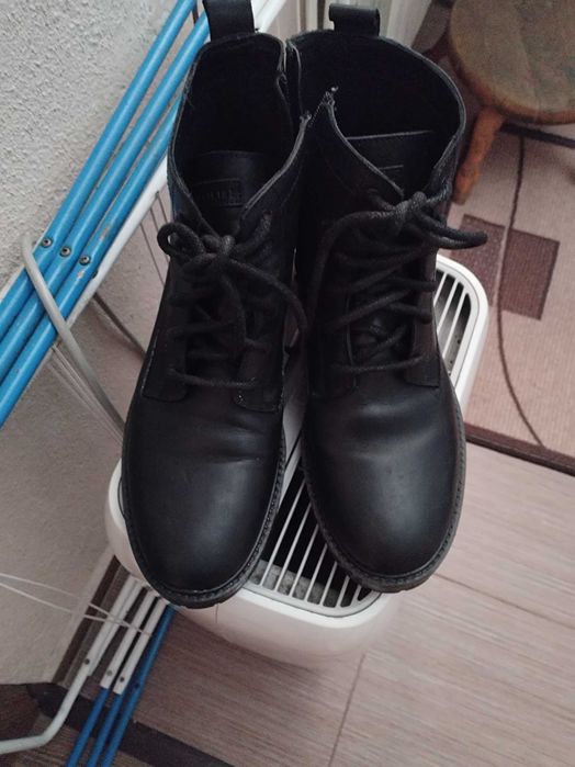 Мъжки боти, тип кубинка, с цип и връзки, 42 номер. Естествена кожа.