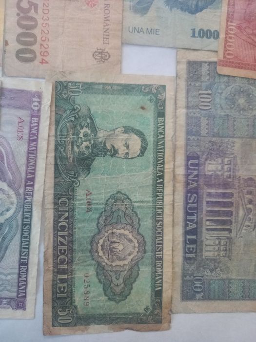 Bani vechi de vanzare