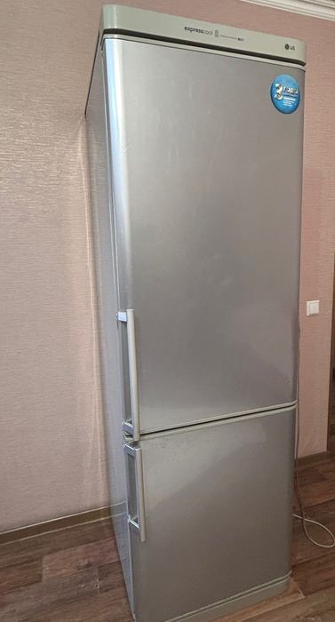 Холодильник LG expresscool