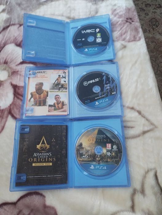 Vând jocuri PS4 în stare foarte bună - preț 150 de lei