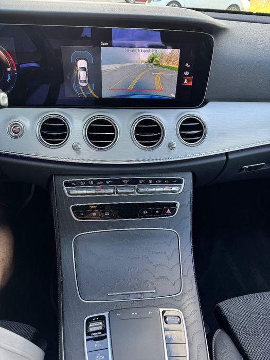 Mercedes E 300 e Plug-In Hybrid An 2021, Benzina + Electric