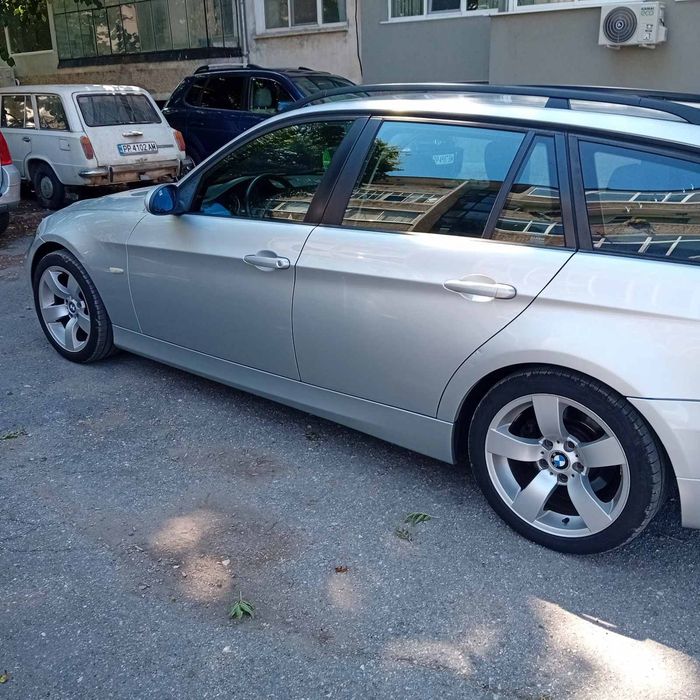 Кола  BMW 320i. ..