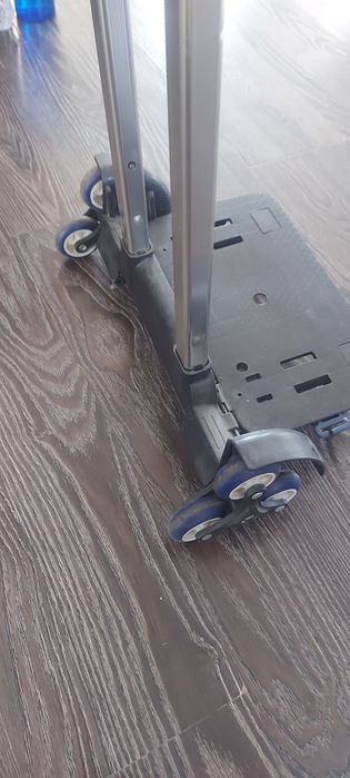 Продам чемодан колеса