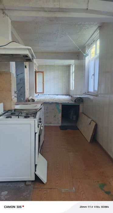 Navoiy shahrida 2 xona uyimiz ijaraga beriladi oylaga 2 mln