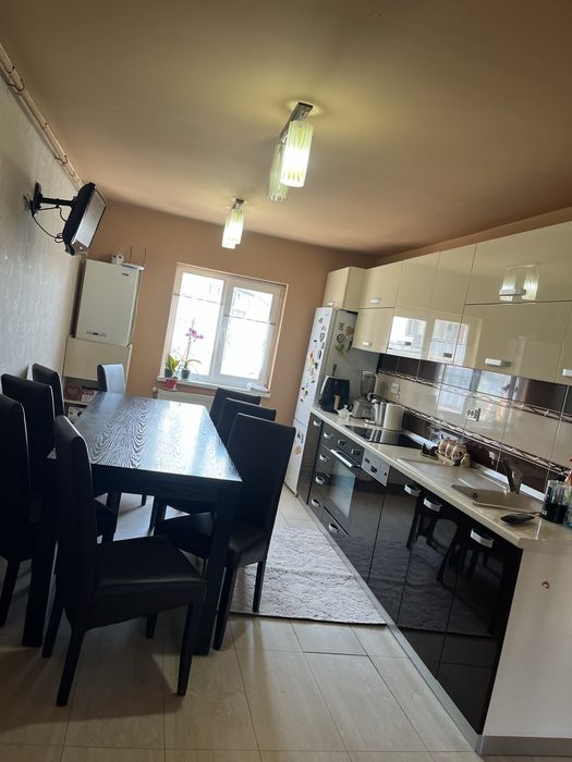 Vand apartament 3 camer