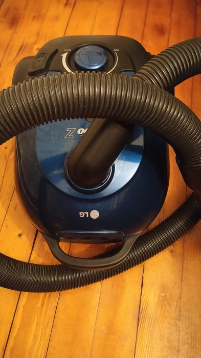 Прахосмукачка LG V-CP743RD