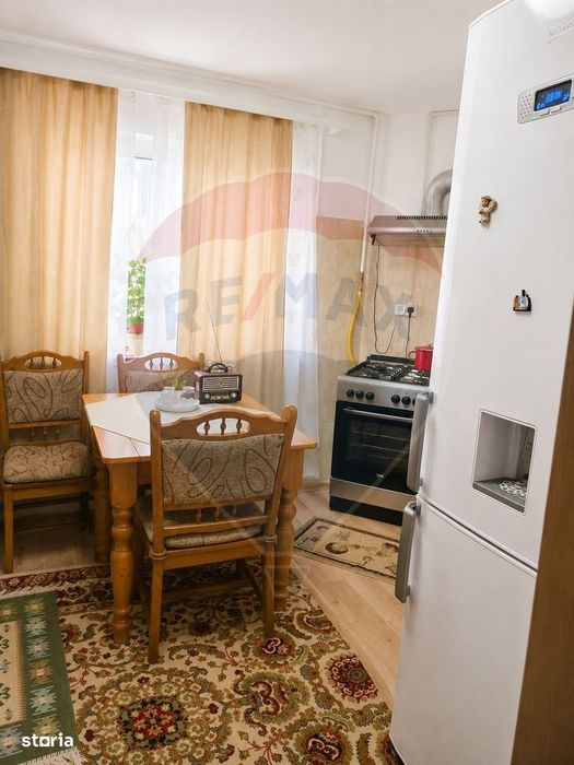 Apartament cu 3 camere de vânzare în cartierul Constructorului