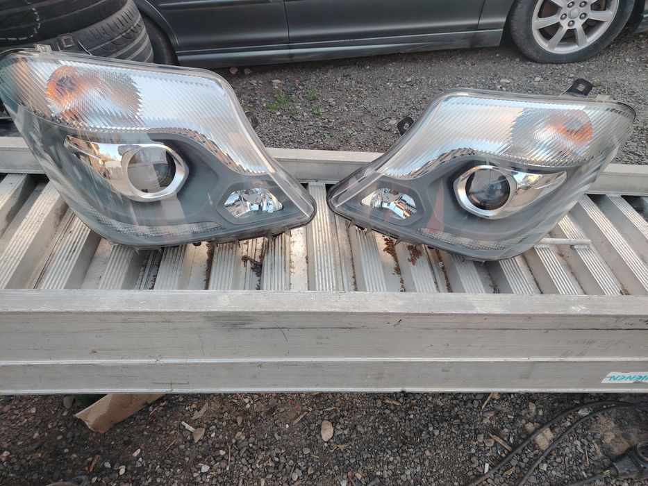 Faruri Originale Xenonn Mercedes Sprinter 13-18 complete