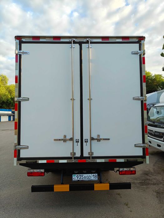 Фургон-рефрижератор DONGFENG C80L г/п 3т.