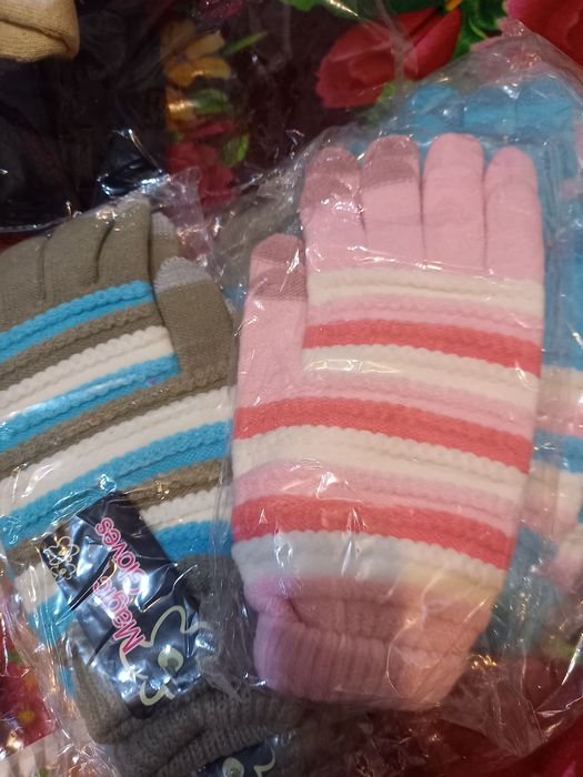 Продам носки,перчатки