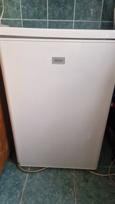 Frigider mic Zanussi