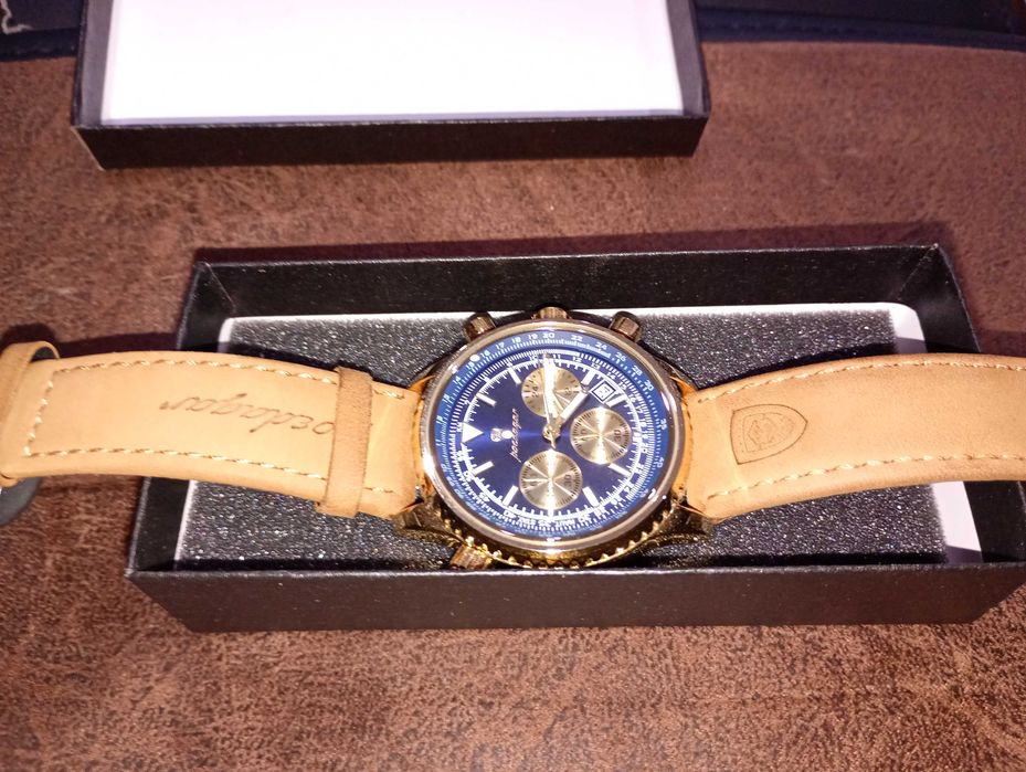 Кварцов мъжки часовник