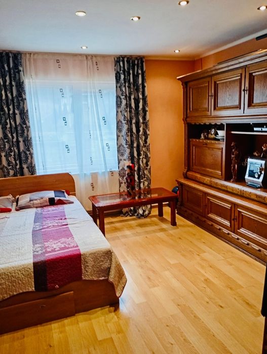 Vând casă în Țebea la 7km de mun Brad