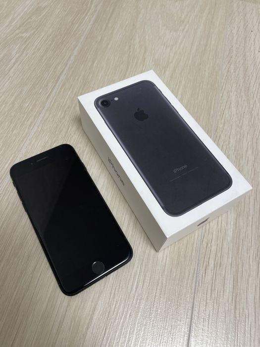Iphone 7 продам в хорошик руки)