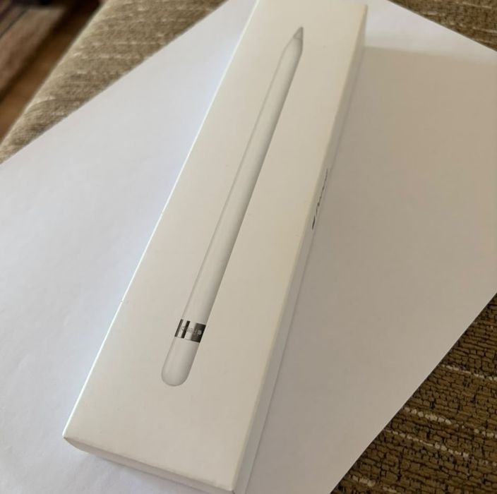 Apple Watch. Apple pencil