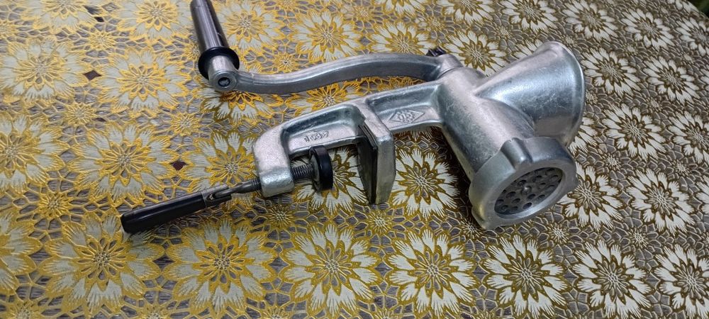 Ручные мясорубка