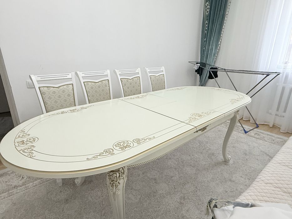 Срочно продаетеся стол!