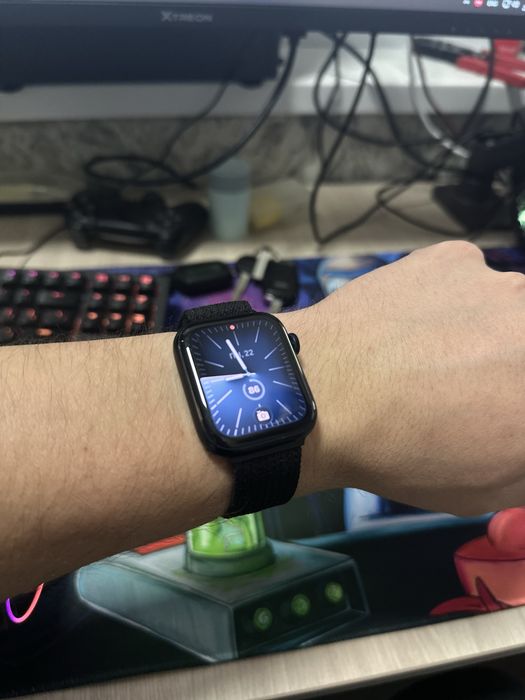 продам Apple Watch se 2