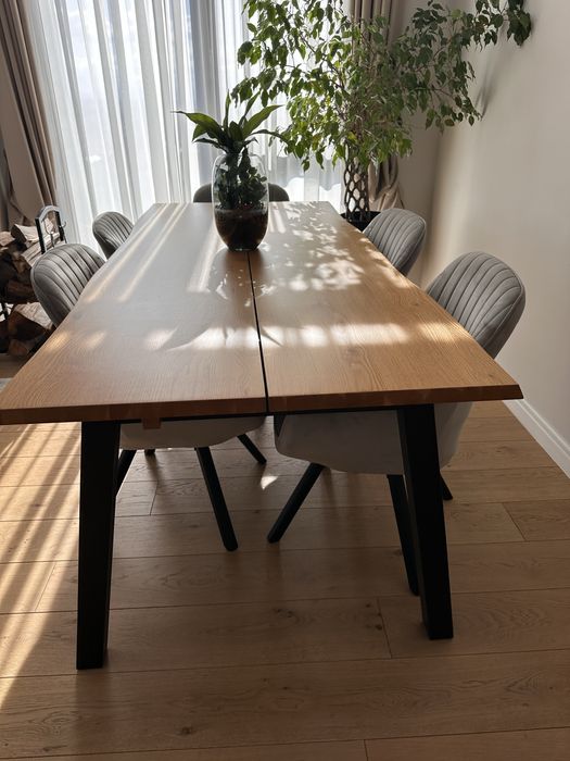 Vand masa extensibila + 6 scaune rotative Jysk