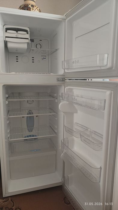 Продам Холодильник LG