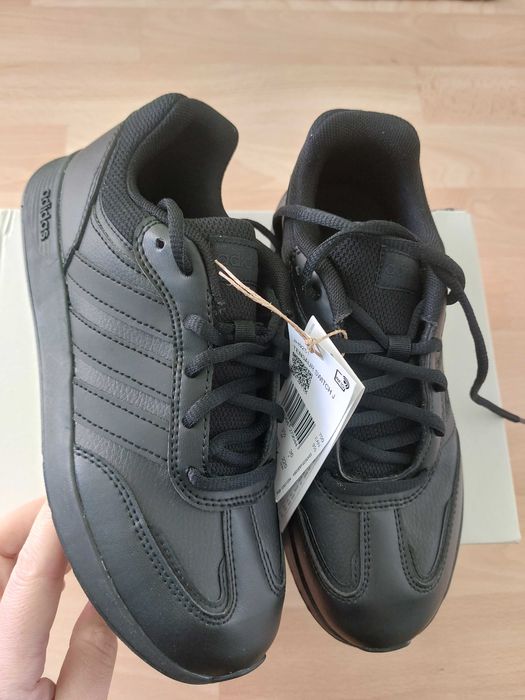 Нови маратонки adidas tensaur 36