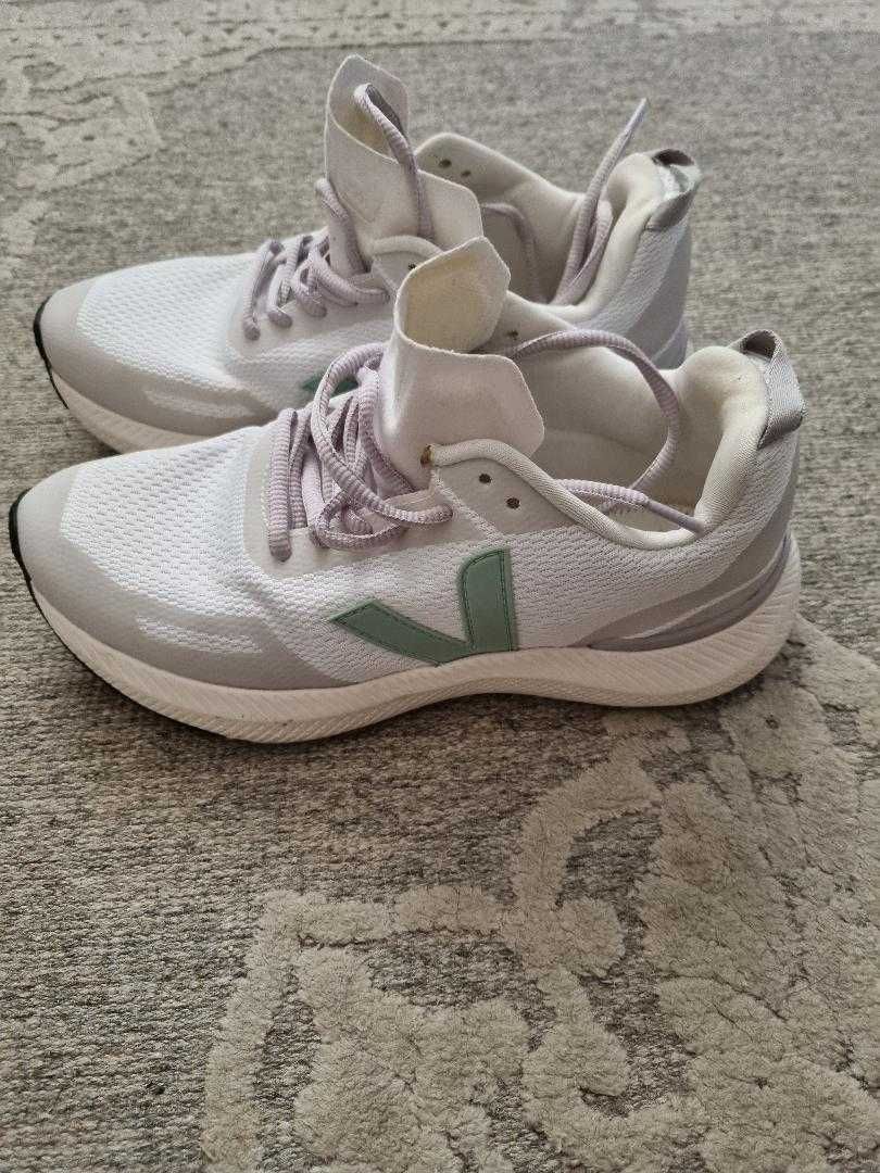 Adidasi Veja masura 35 36 Bucuresti Sectorul 6 OLX.ro