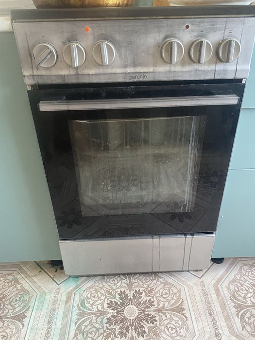Продам электрическую плиту