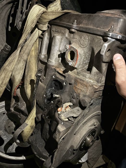 Passat 1,8  матор двигатель